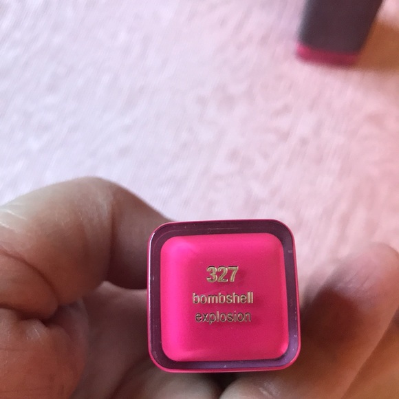 CoverGirl Lipstick set of 2 # 327 Bombshell New - Picture 3 of 5